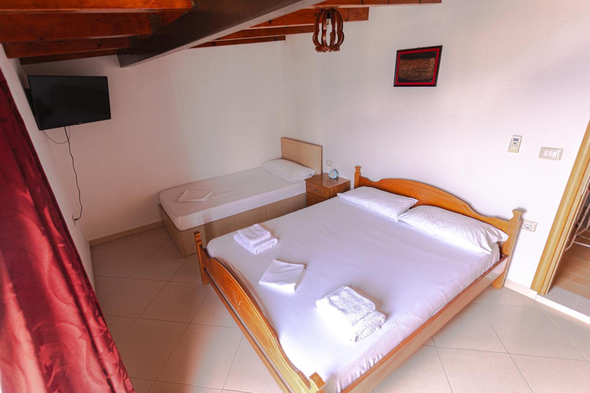 Villa Mucho Sarandë 外观 照片