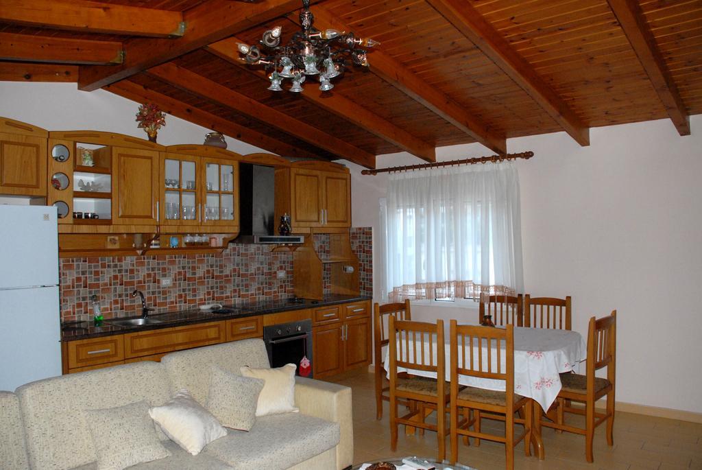 Villa Mucho Sarandë 外观 照片