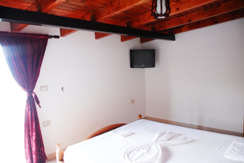Villa Mucho Sarandë 外观 照片